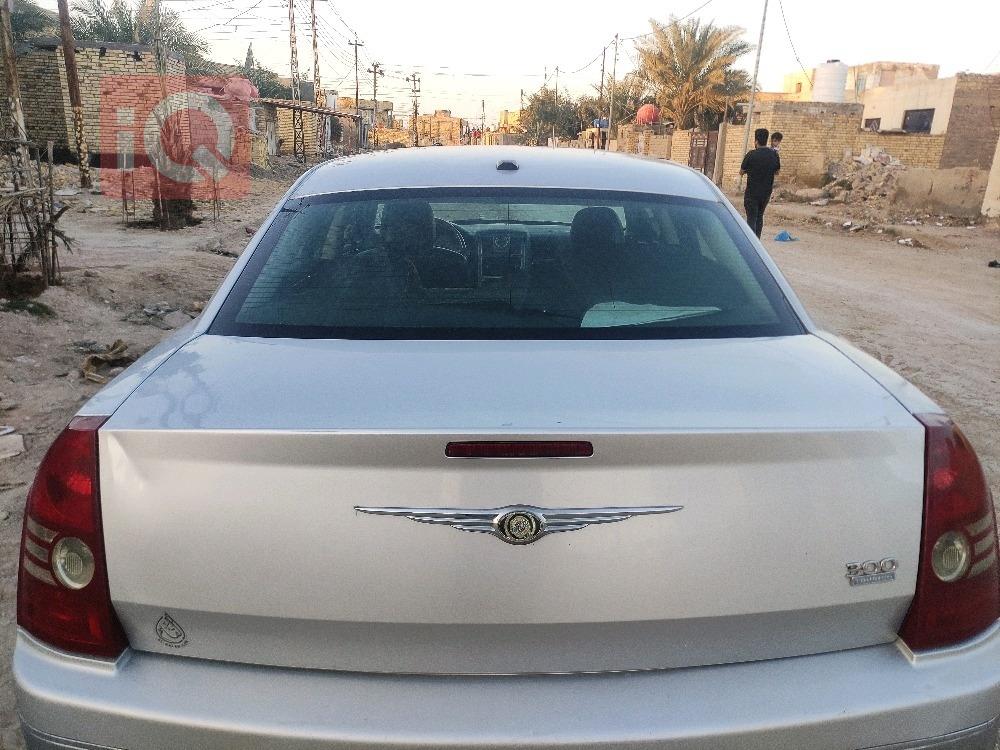 کرایسلەر 300